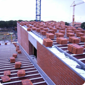 Onduline bajo teja en obra nueva de viviendas unifamiliares con sistema de teja encajada para mayor protección