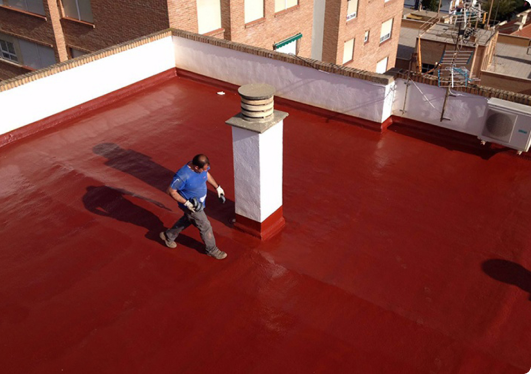 Sellamos superficies con poliuretano líquido en Palencia, ideal para impermeabilizaciones de terrazas y patios.